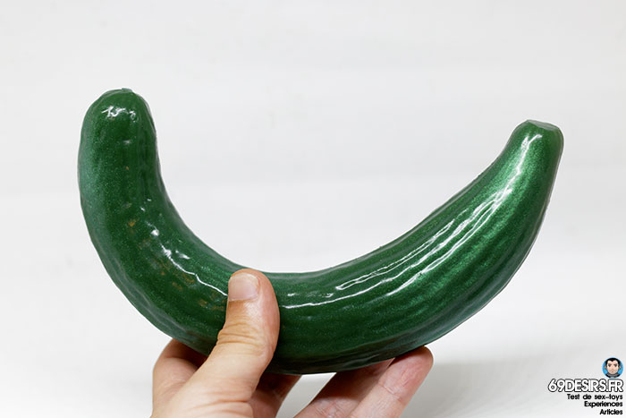 curved cucumber dildo - 11