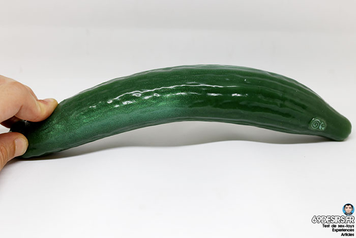 curved cucumber dildo - 12