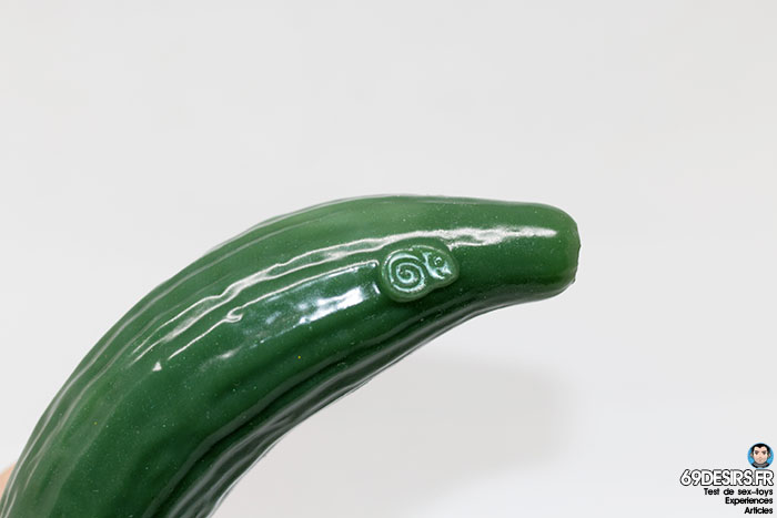 curved cucumber dildo - 14