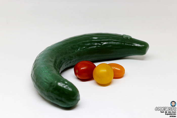 curved cucumber dildo - 15