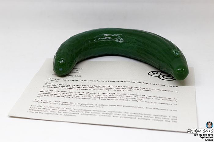 curved cucumber dildo - 17