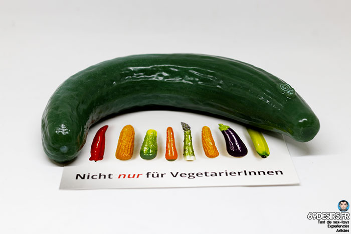 curved cucumber dildo - 18