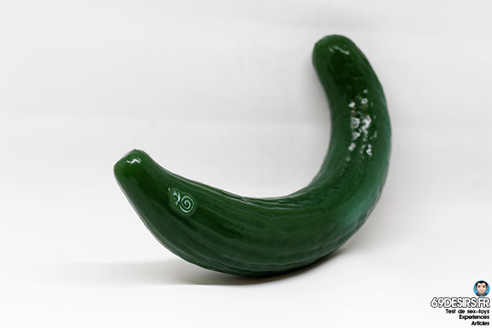 curved cucumber dildo - 9