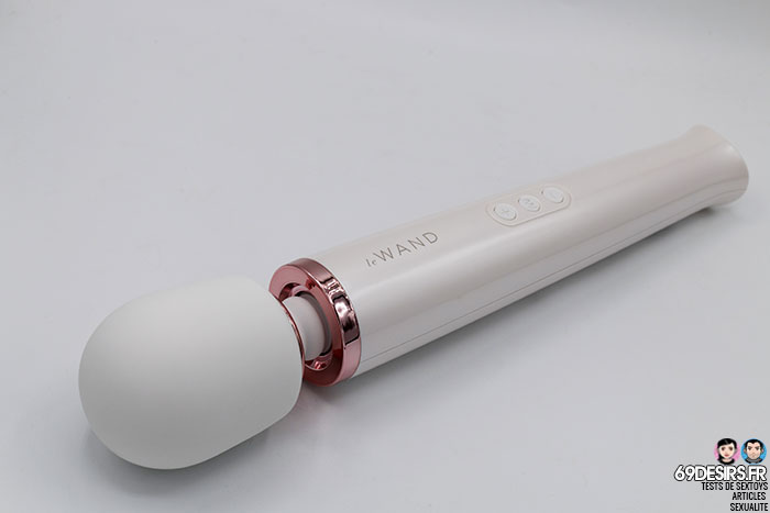 Wand Vibrator - Le Wand Rechargeable Massager Review - Vibrating and Powerful